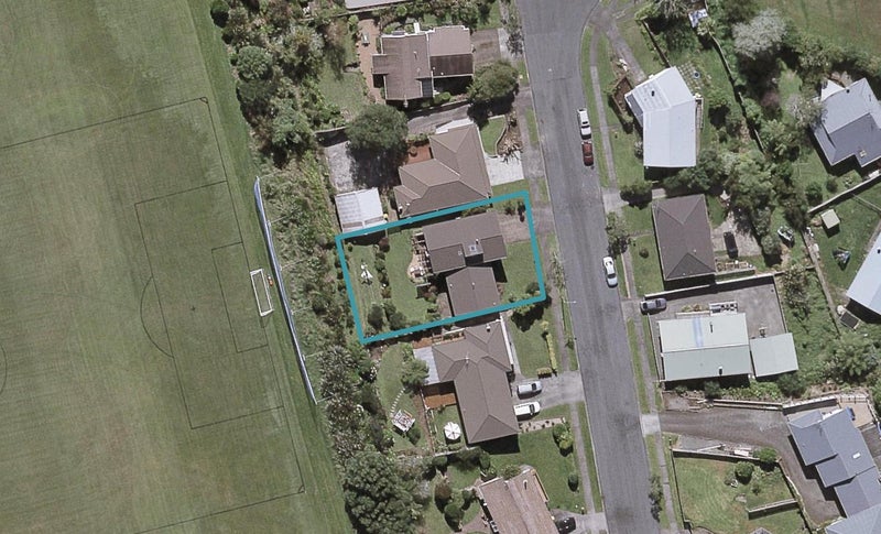 17 La Salle Drive, Westown, New Plymouth - Carousel 1