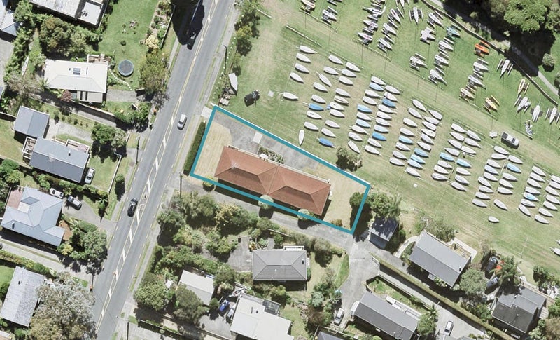 2/103 Deep Creek Road, Waiake, Auckland - Carousel 1