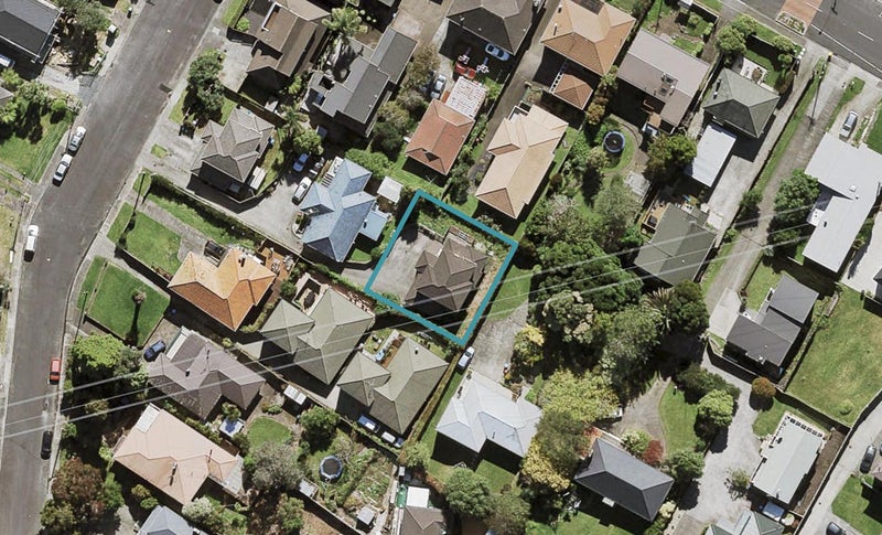 2C Eaton Road, Hillsborough, Auckland - Carousel 1