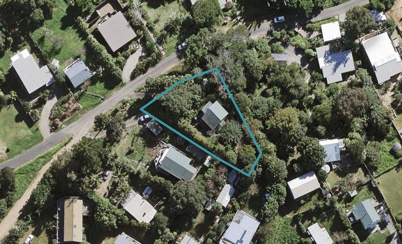 18 Ocean Road, Surfdale, Waiheke Island - Carousel 1