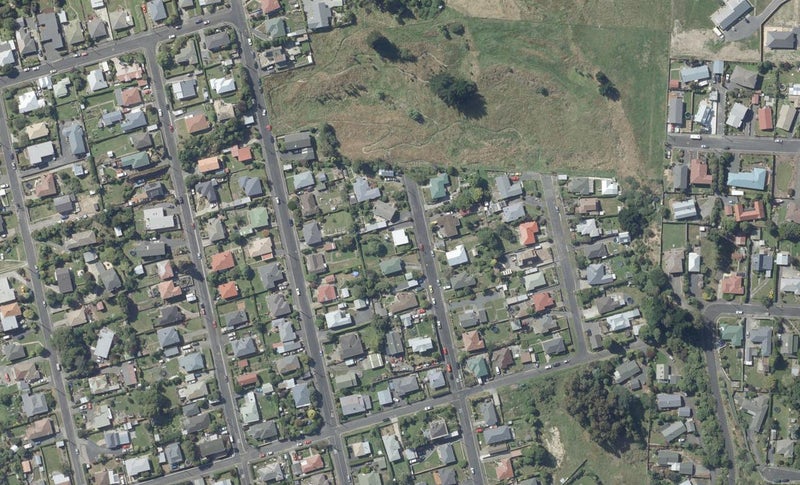 18 Shulma Street, Abbotsford, Dunedin - Carousel 1