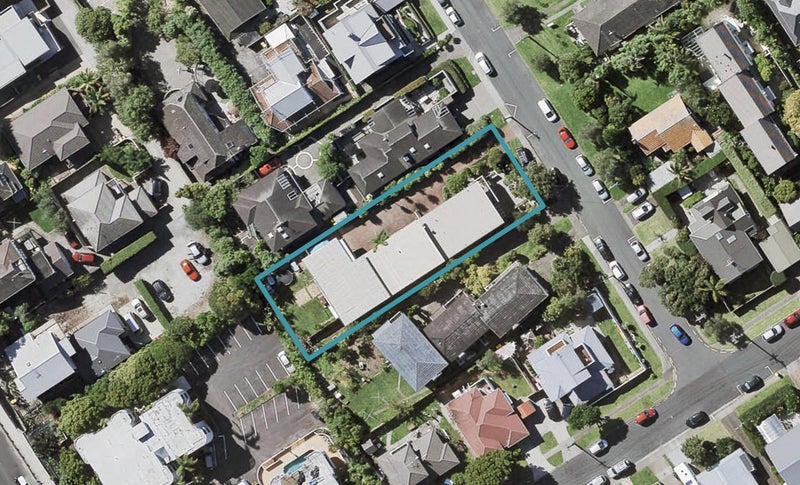1/6 Beacholm Road, Takapuna, Auckland - Carousel 1