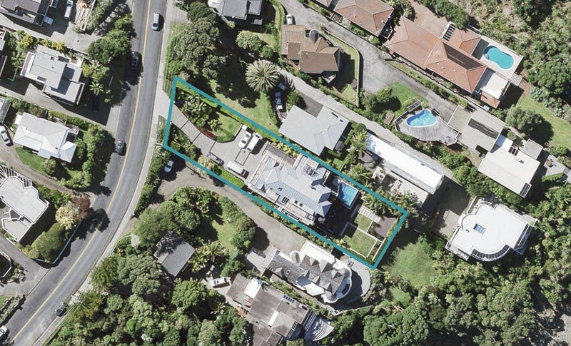 11 Beach Road, Castor Bay, Auckland - Carousel 1