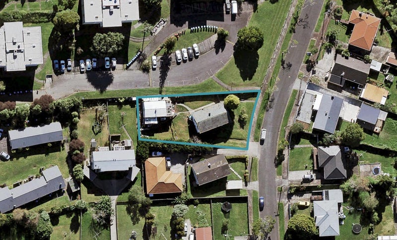 4 Shoreham Street, Avondale, Auckland - Carousel 1
