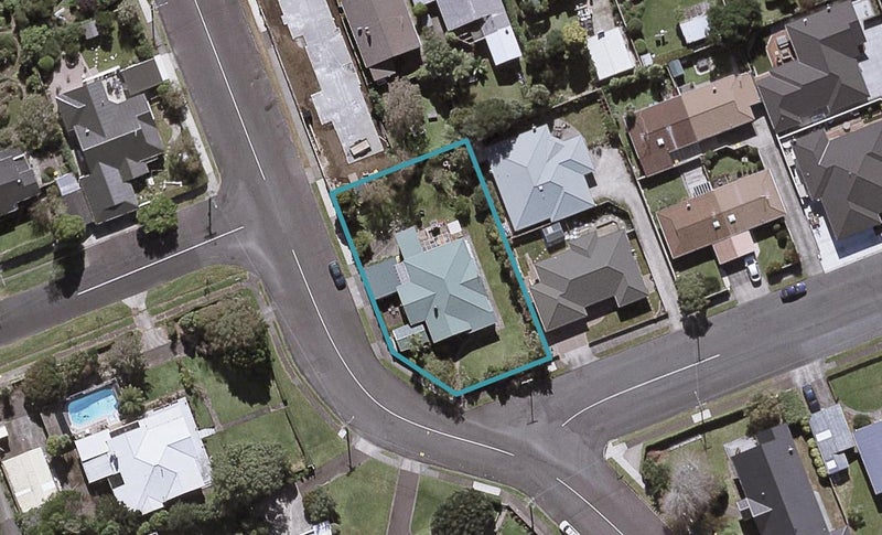 20 Webster Street, Westown, New Plymouth - Carousel 1