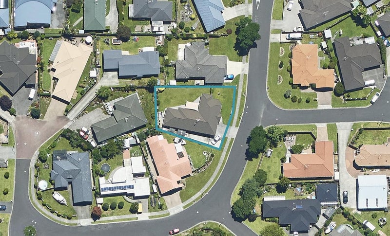 8 Ranfurly Terrace, Pyes Pa, Tauranga - Carousel 1