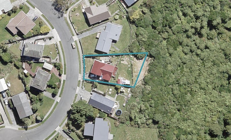 14 Outram Grove, Kelson, Lower Hutt - Carousel 1