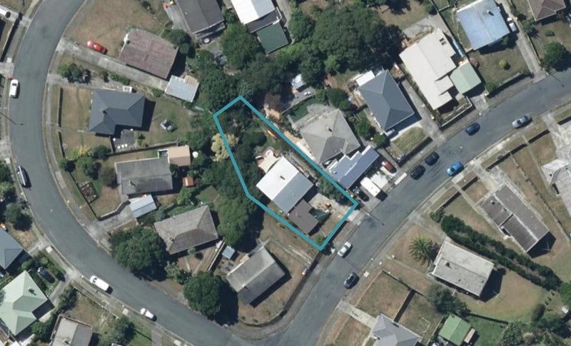 4 Mahinawa Street, Takapuwahia, Porirua - Carousel 1