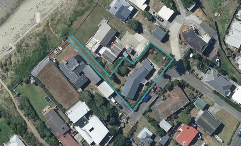 12 Bothamley Lane, Titahi Bay, Porirua - Carousel 1