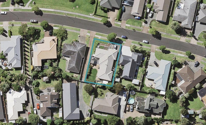 35 Bob Charles Drive, Golflands, Auckland - Carousel 1