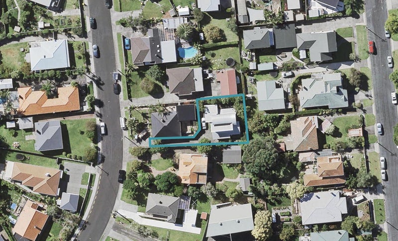 5A Achilles Crescent, Narrow Neck, Auckland - Carousel 1