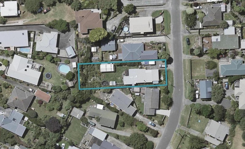 12 Dale Road, Raumati South, Paraparaumu - Carousel 1