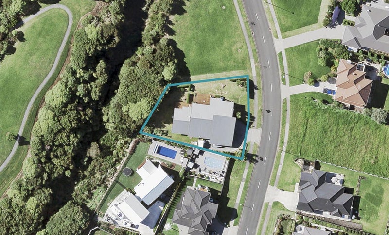 46 Liberty Crescent, Beachlands, Auckland - Carousel 1