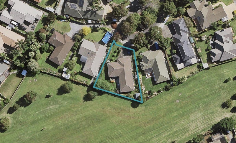 10 Tolvah Place, Wattle Downs, Auckland - Carousel 1