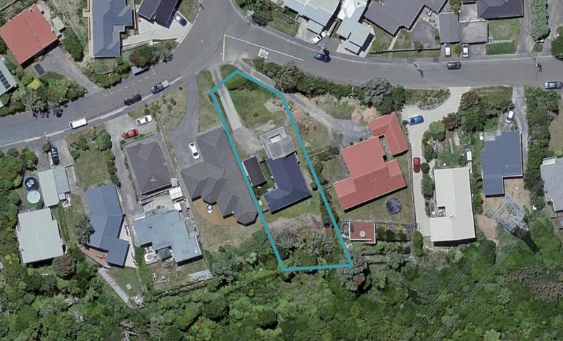 54 Miles Crescent, Newlands, Wellington - Carousel 1