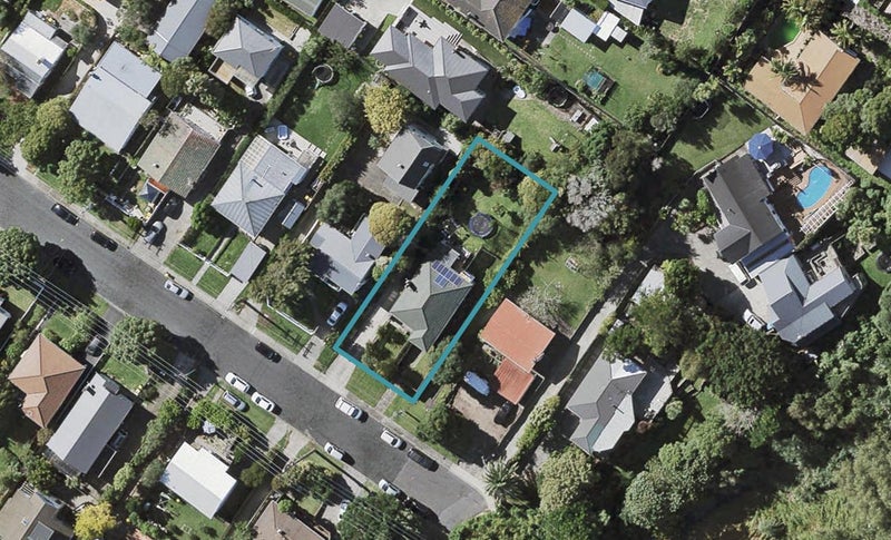 12 Evan Street, Belmont, Auckland - Carousel 1