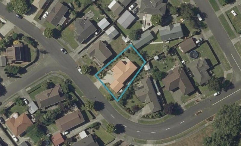 20 Dalfield Place, Highbury, Palmerston North - Carousel 1