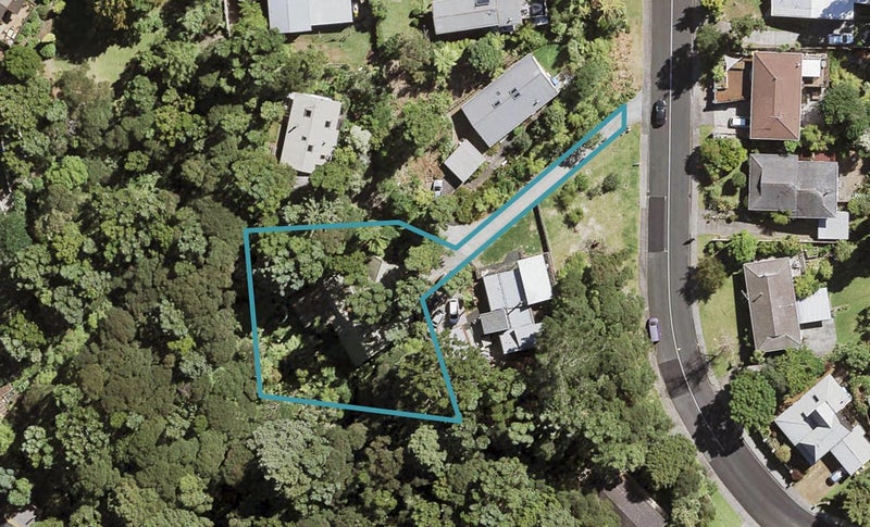 34 Daffodil Street, Titirangi, Auckland - Carousel 1