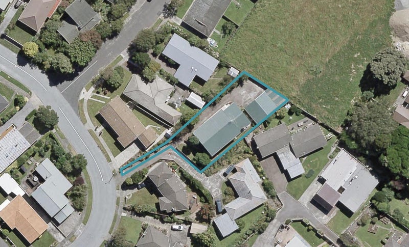 39 Holyoake Crescent, Avalon, Lower Hutt - Carousel 1