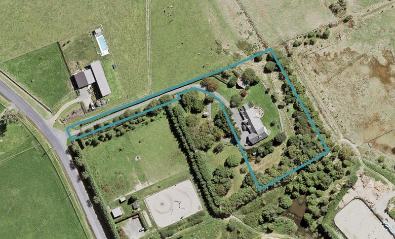 100 Monument Road, Papakura - Carousel 1