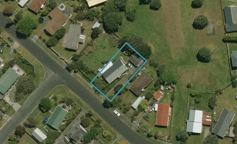 18 Shearwater Street, One Tree Point - Carousel 1
