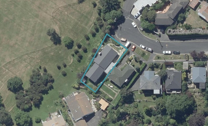 43 Prestwick Street, Maori Hill, Dunedin - Carousel 1