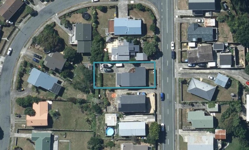 141 Gloaming Hill, Titahi Bay, Porirua - Carousel 1