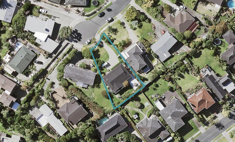 10 Nickleby Place, Mellons Bay, Auckland - Carousel 1