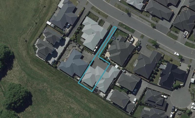 17 Somerville Crescent, Aidanfield, Christchurch - Carousel 1
