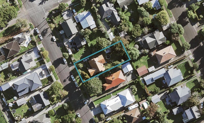 15 Phyllis Street, Mount Albert, Auckland - Carousel 1