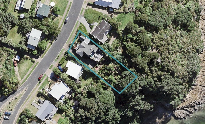 38 Kennedy Point Road, Surfdale, Waiheke Island - Carousel 1