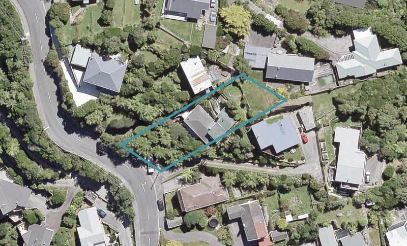 42 Maungaraki Road, Korokoro, Lower Hutt - Carousel 1