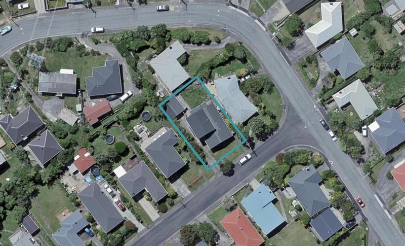 4 Alder Place, Newlands, Wellington - Carousel 1