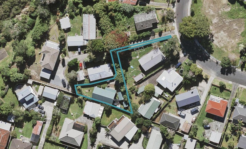 117B Riverpark Crescent, Henderson, Auckland - Carousel 1