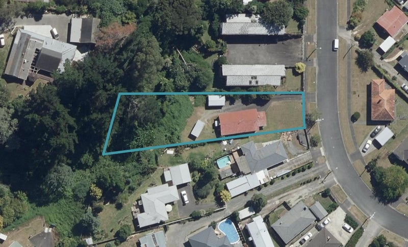 16A Pollen Crescent, Melville, Hamilton - Carousel 1