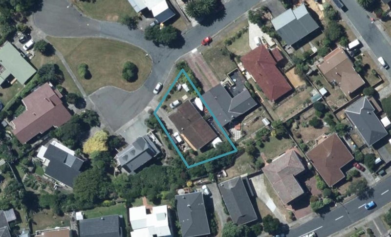 11 Langwell Place, Papakowhai, Porirua - Carousel 1