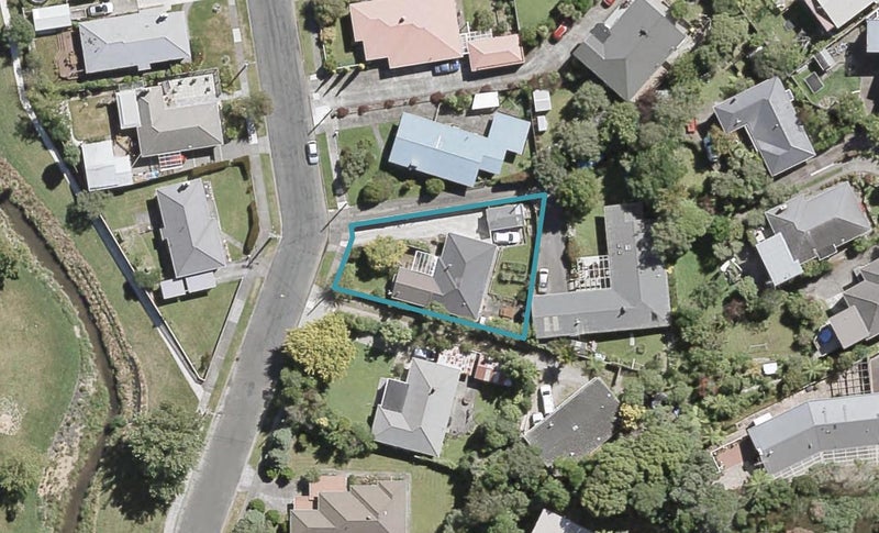 21 Parnell Street, Fairfield, Lower Hutt - Carousel 1