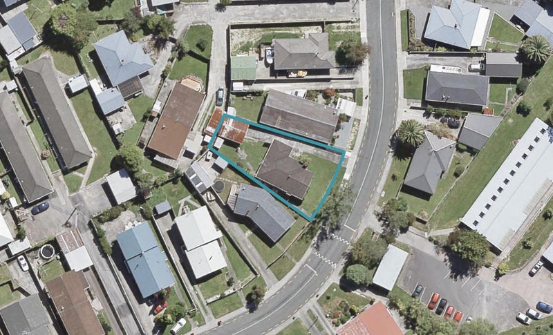 39 Hillside Drive, Maoribank, Upper Hutt - Carousel 1