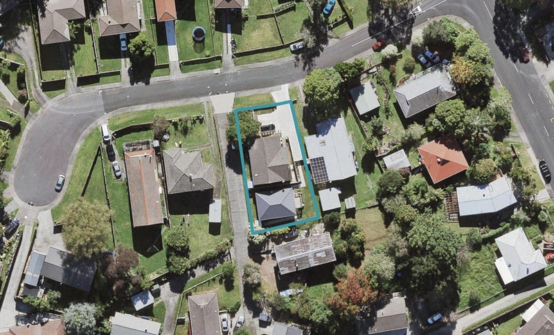 6 Yule Place, Massey, Auckland - Carousel 1