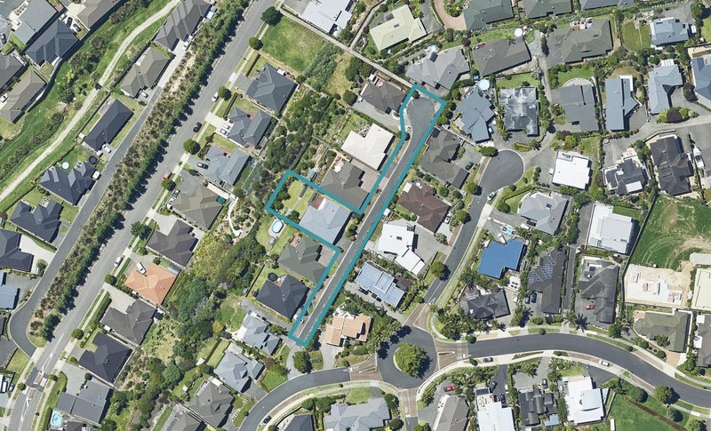 11 La Sendero Way, Bethlehem, Tauranga - Carousel 1
