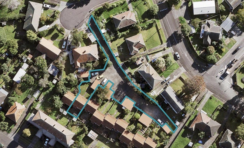 2/4 Arlington Street, Waterview, Auckland - Carousel 1