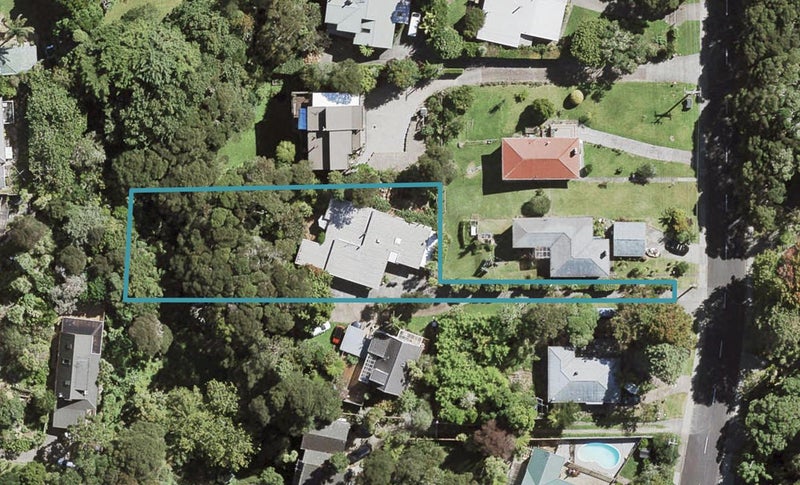 56 Woodfern Crescent, Titirangi, Auckland - Carousel 1