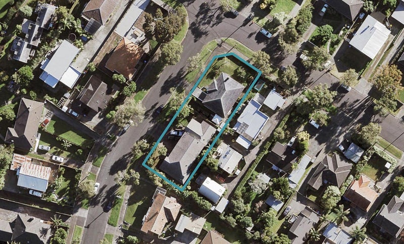 1/2 Hadfield Avenue, Waterview, Auckland - Carousel 1