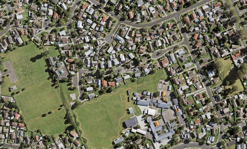 11 Aden Place, Clendon Park, Auckland - Carousel 1