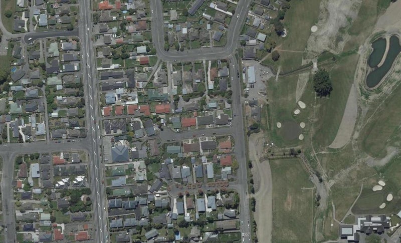 2/4 Player Place, Shirley, Christchurch - Carousel 1