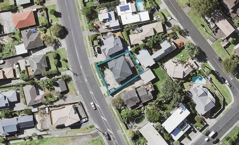 183 East Coast Road, Castor Bay, Auckland - Carousel 1