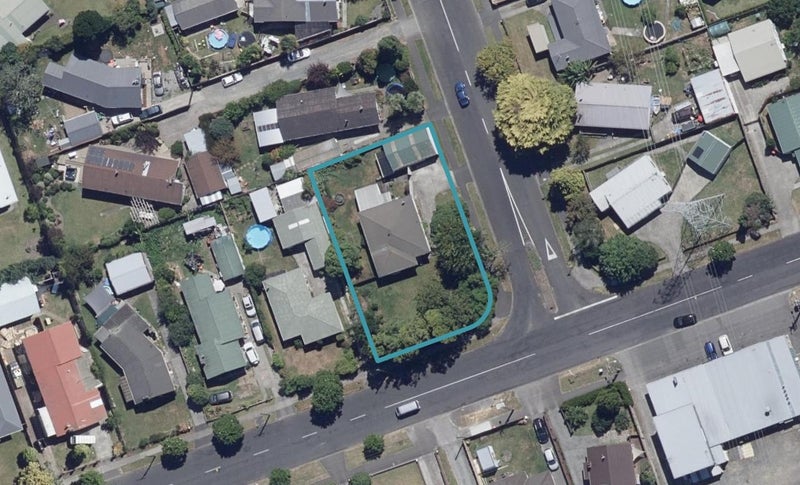 33 Powells Road, Fairview Downs, Hamilton - Carousel 1