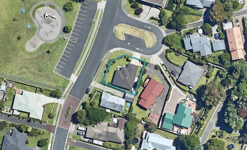 2 Katherine Place, Bellevue, Tauranga - Carousel 1