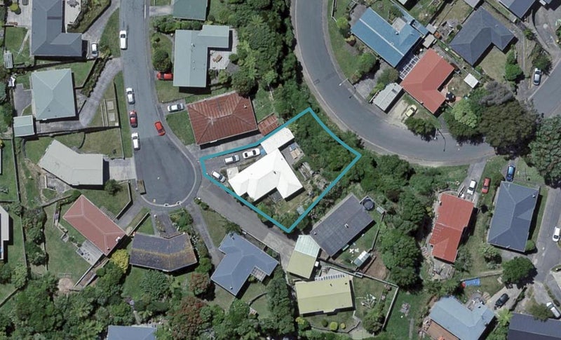 11 Archbold Street, Newlands, Wellington - Carousel 1