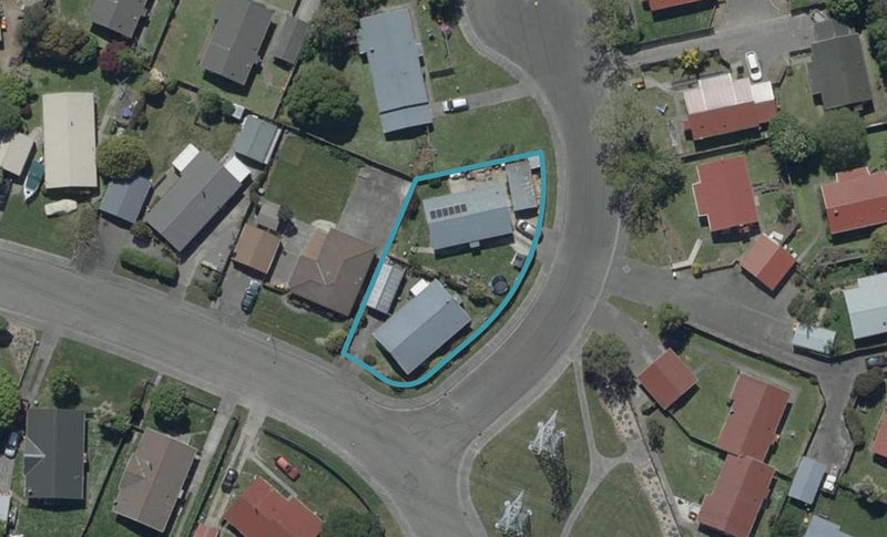 9 Pensacola Crescent, Broomfield, Christchurch - Carousel 1